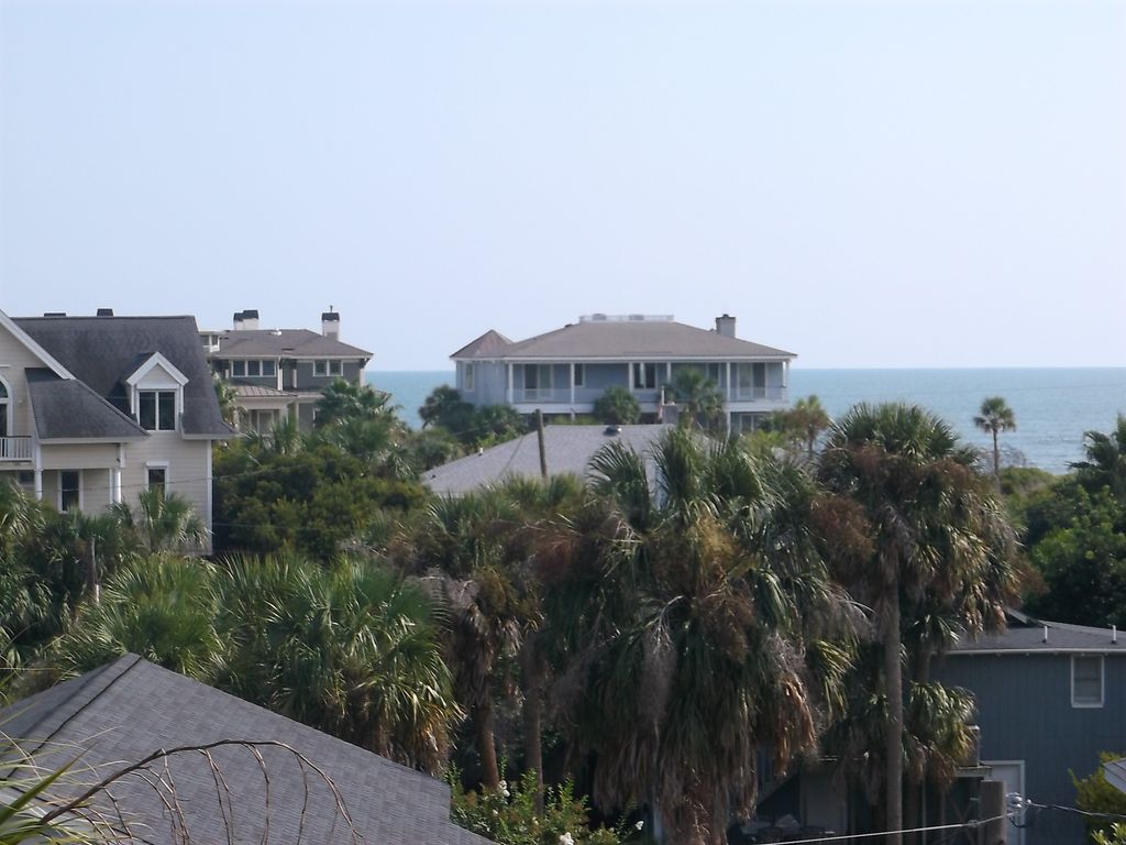 SALTY SHORES BEACH VACATIONS