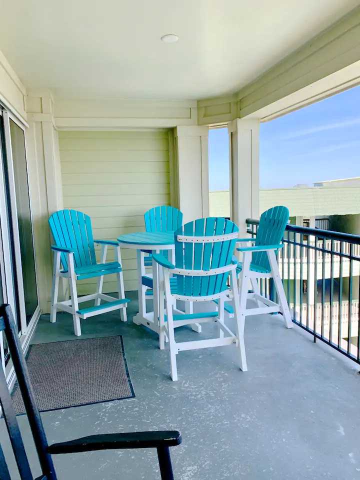 SALTY SHORES BEACH VACATIONS