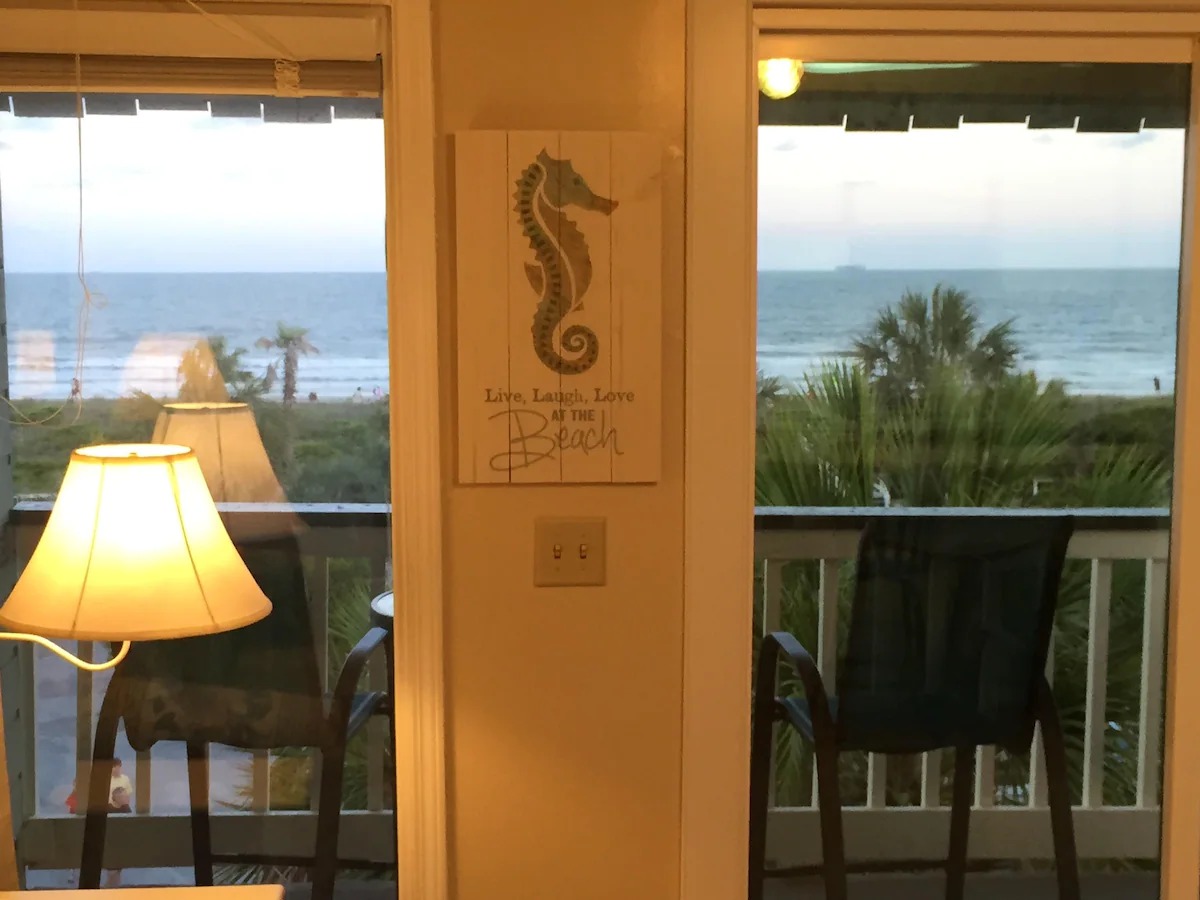 Isle of Palms - 3rd Floor Ocean Front with Private Balcony, Pool, and Pier