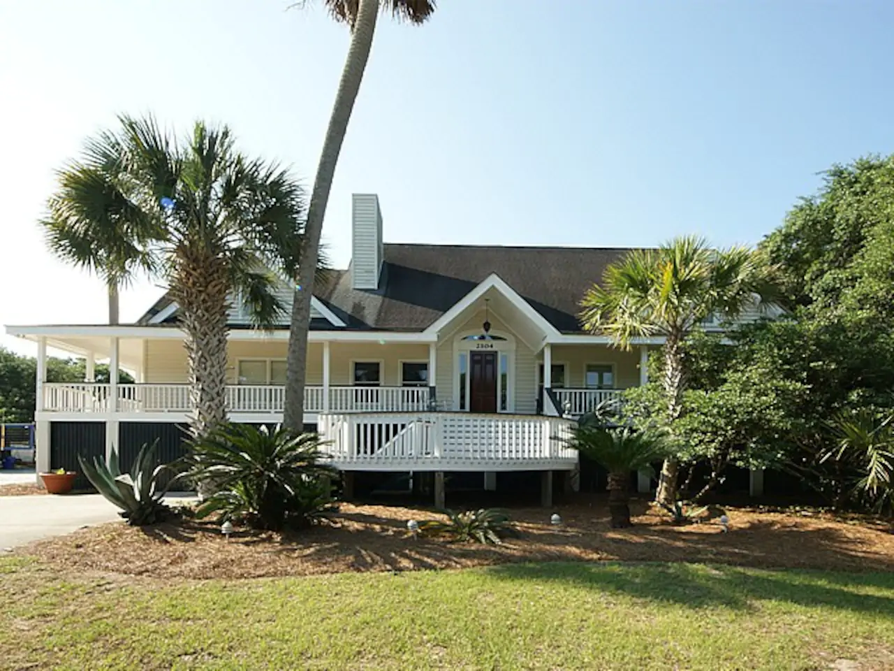 SALTY SHORES BEACH VACATIONS